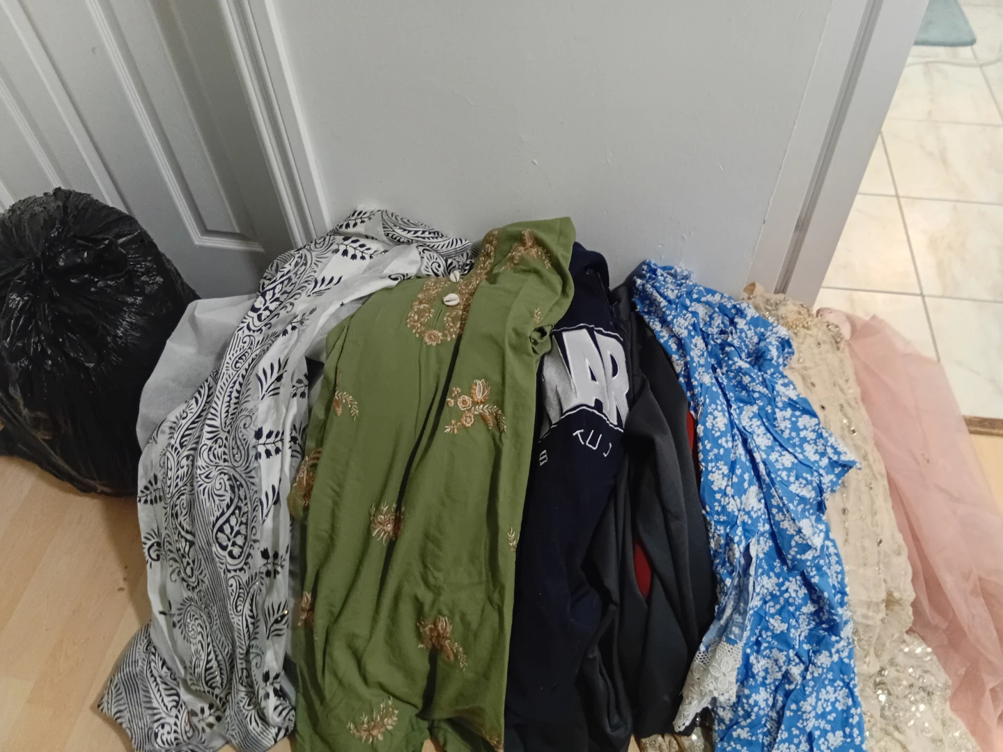 Assorted Women's Clothing Lot - photo 2