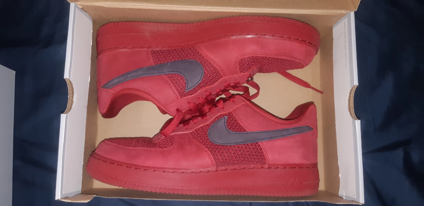 Nike Air Force 1 '07 LV8 RED size u.s 10 men