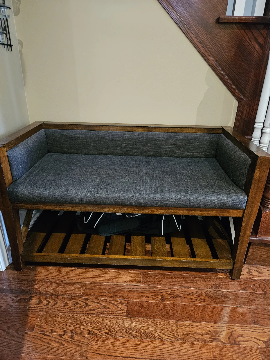Bench - photo 2