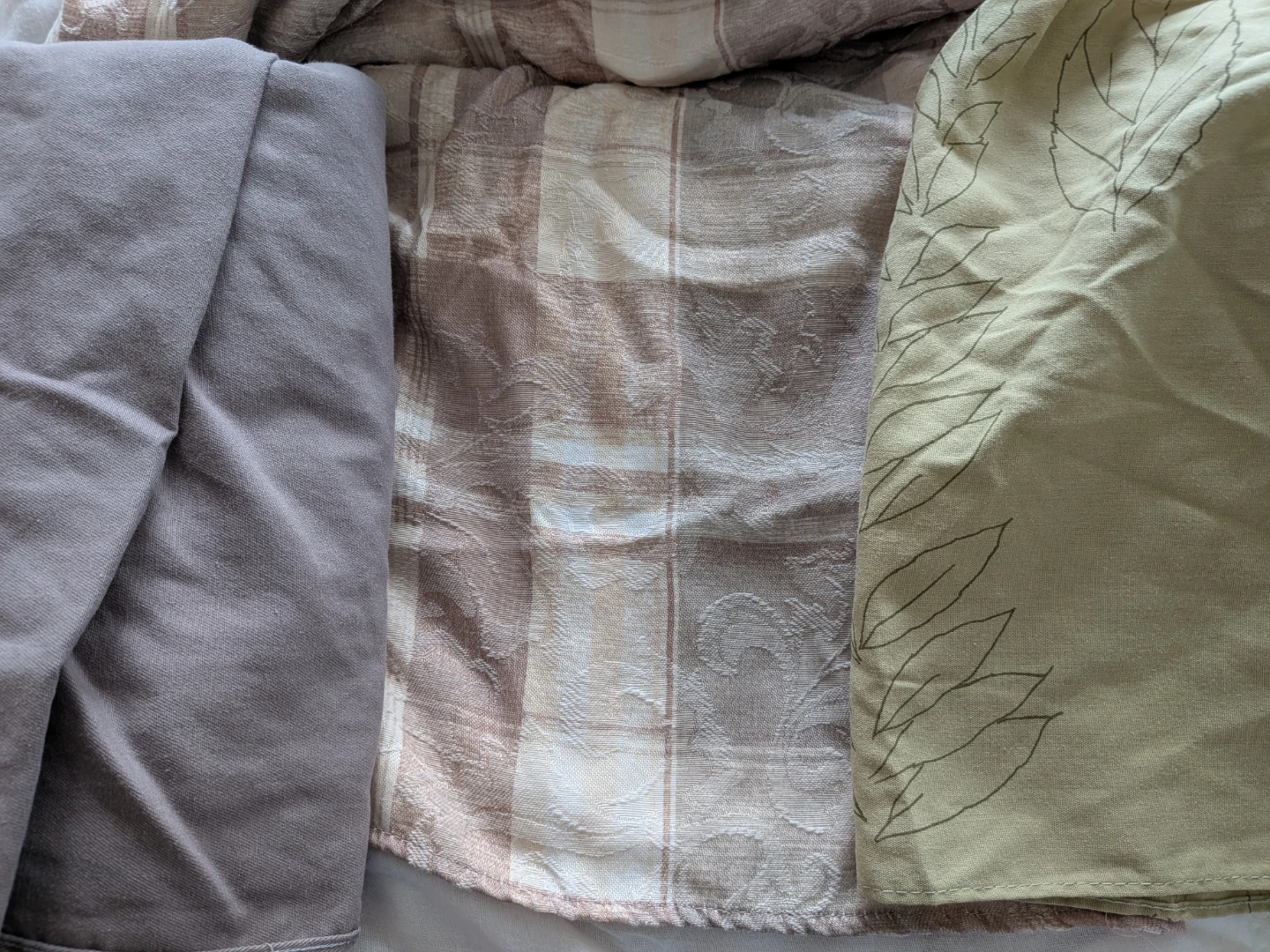 Bed skirts