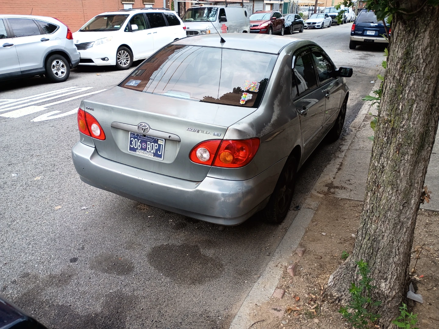 Toyota Corolla LE - photo 2