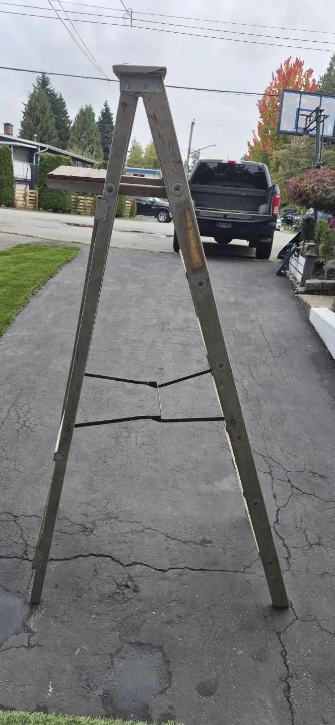 Wooden Step Ladder - photo 3