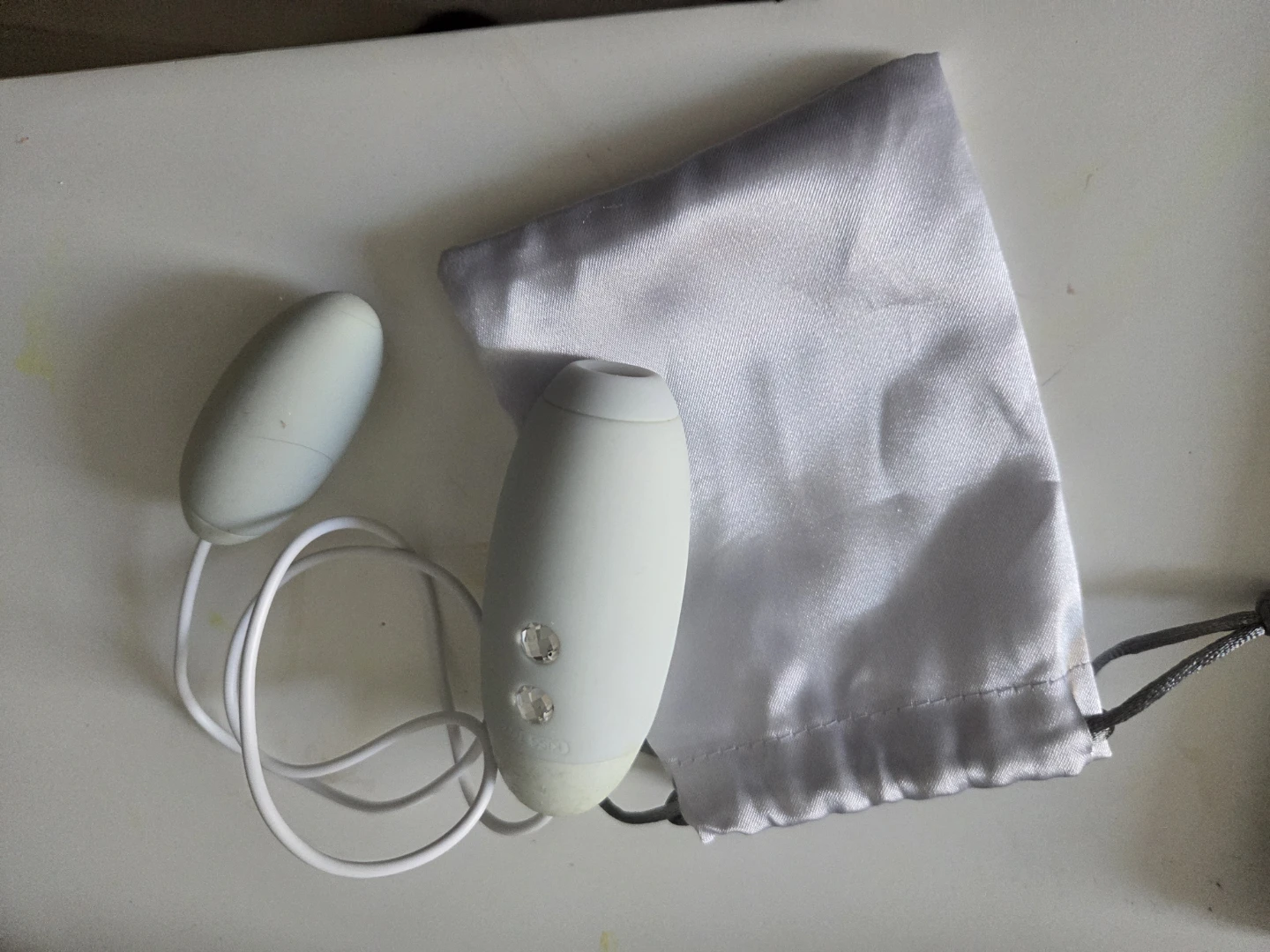 White Rechargeable Pleasure Device - photo 2