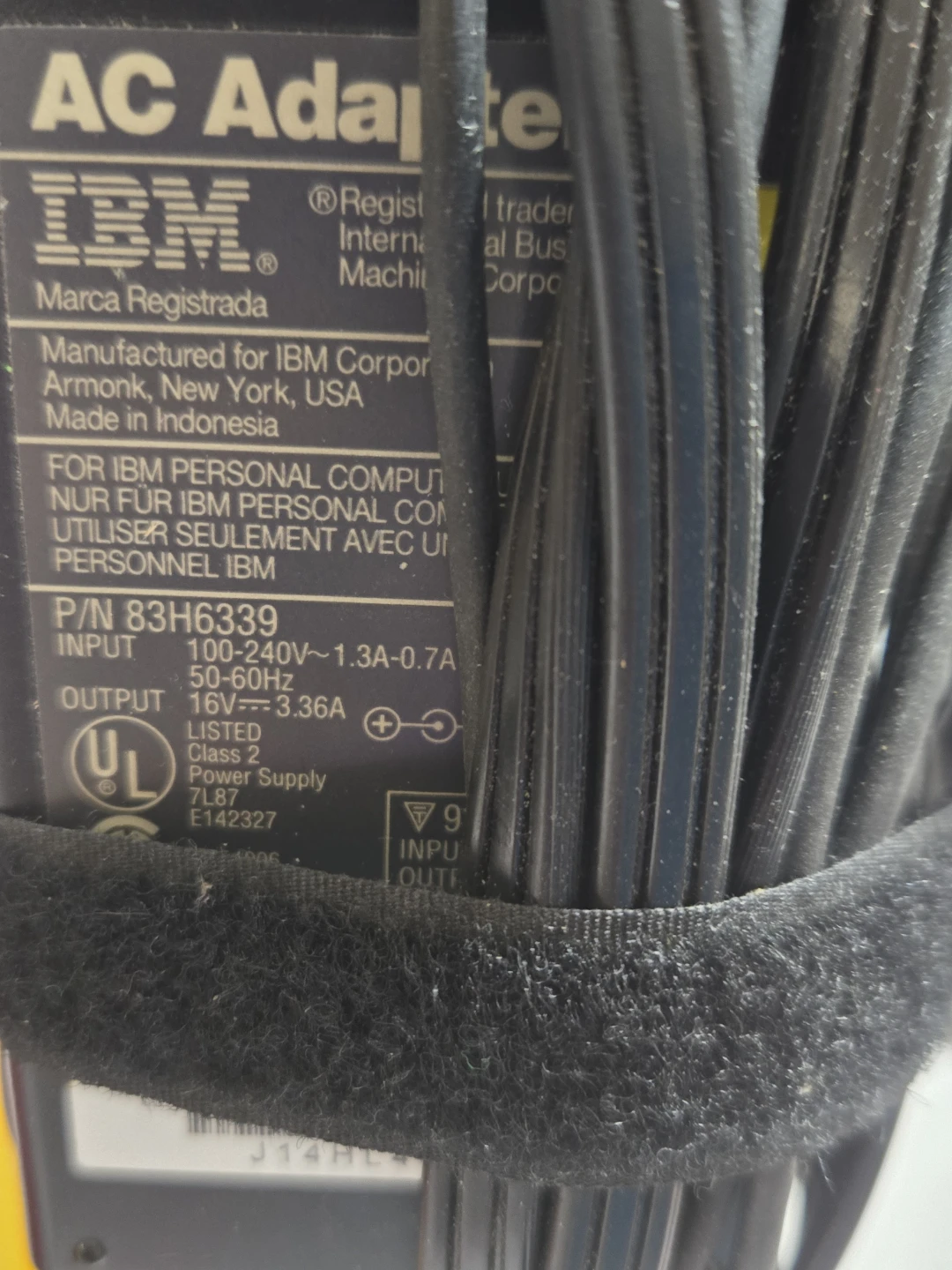 IBM AC Adapter 83H6339 16V 3.36A - photo 2