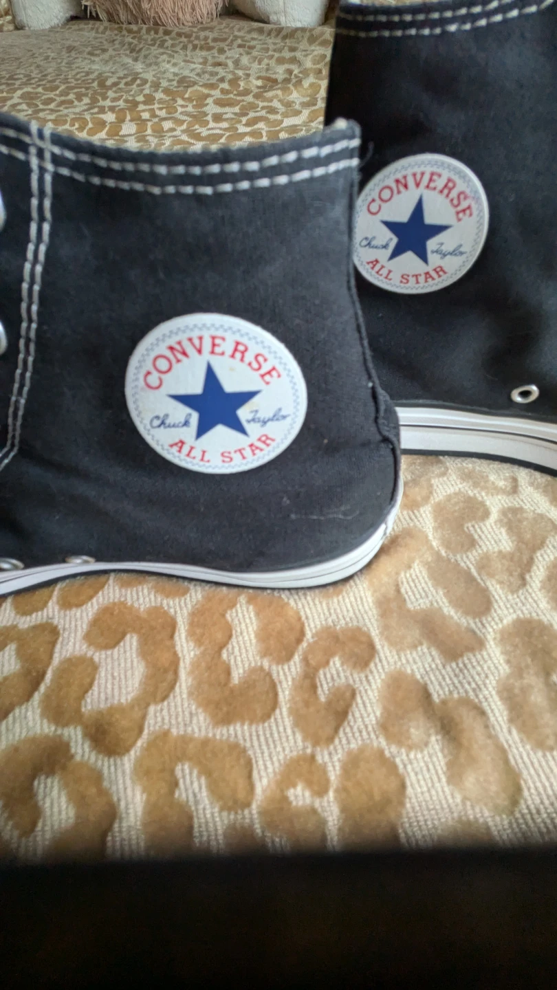 Converse Chuck Taylor All Star High Tops (Sold as Is) Size 7 - photo 5