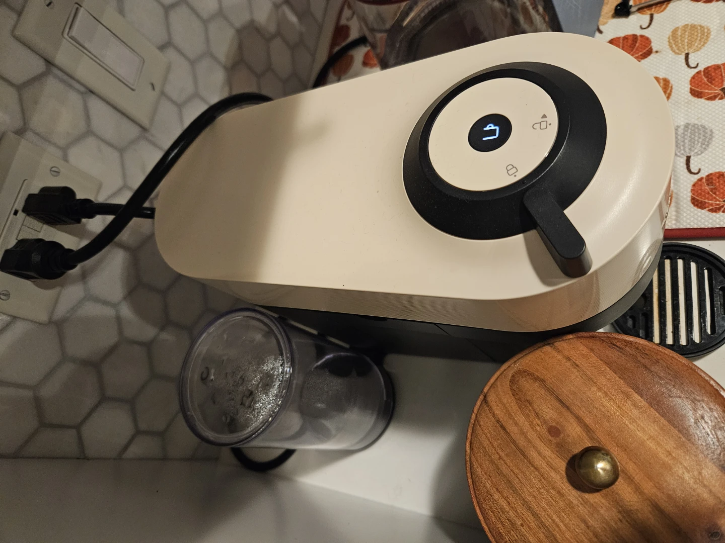 Nespresso Vertuo Pop+ Coffee & Espresso Machine – Coconut White - photo 5