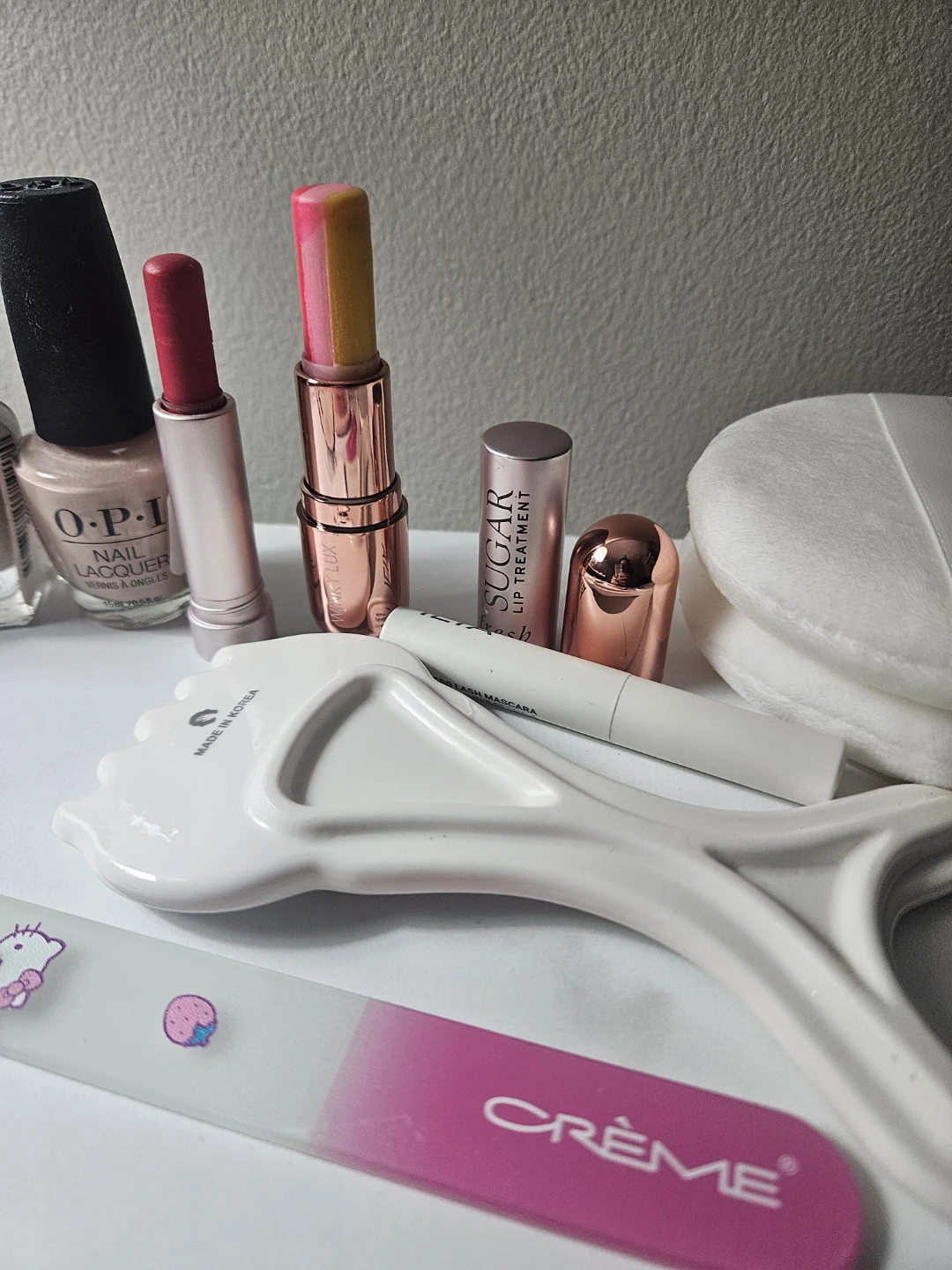 New Beauty Items: Ceramic Gua Sha, Eye Patches, Mascara & More - photo 4