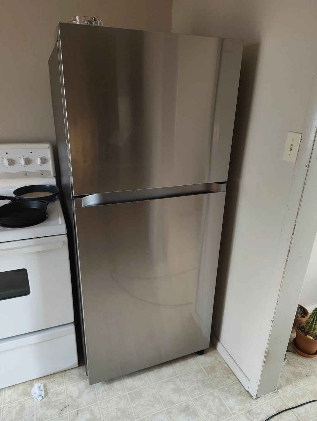 Samsung RT18M6213SR Stainless Steel Refrigerator