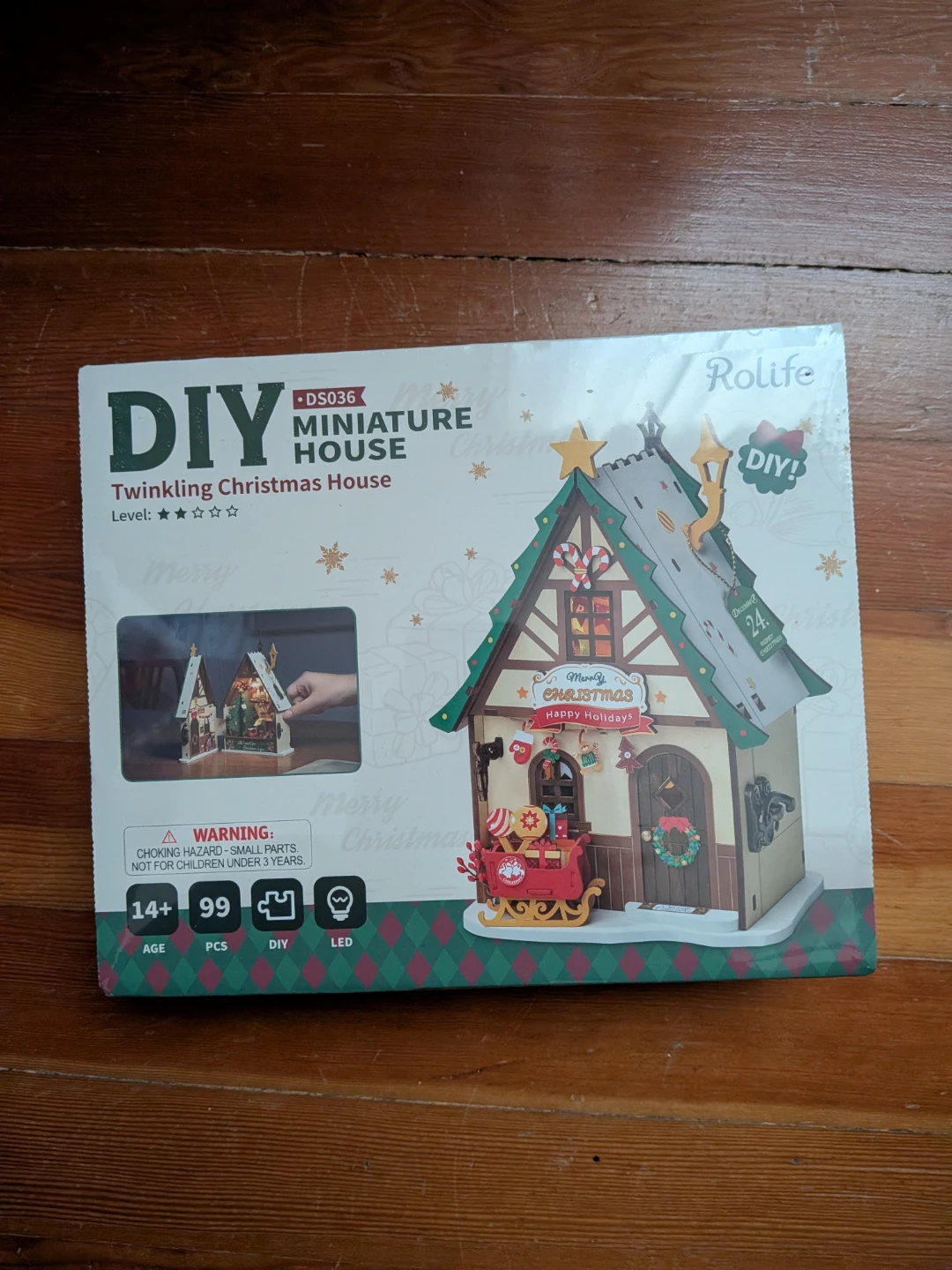 Rolife DIY Miniature Twinkling Christmas House DS036