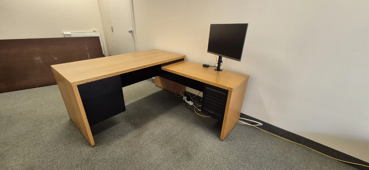 FREE Desk!