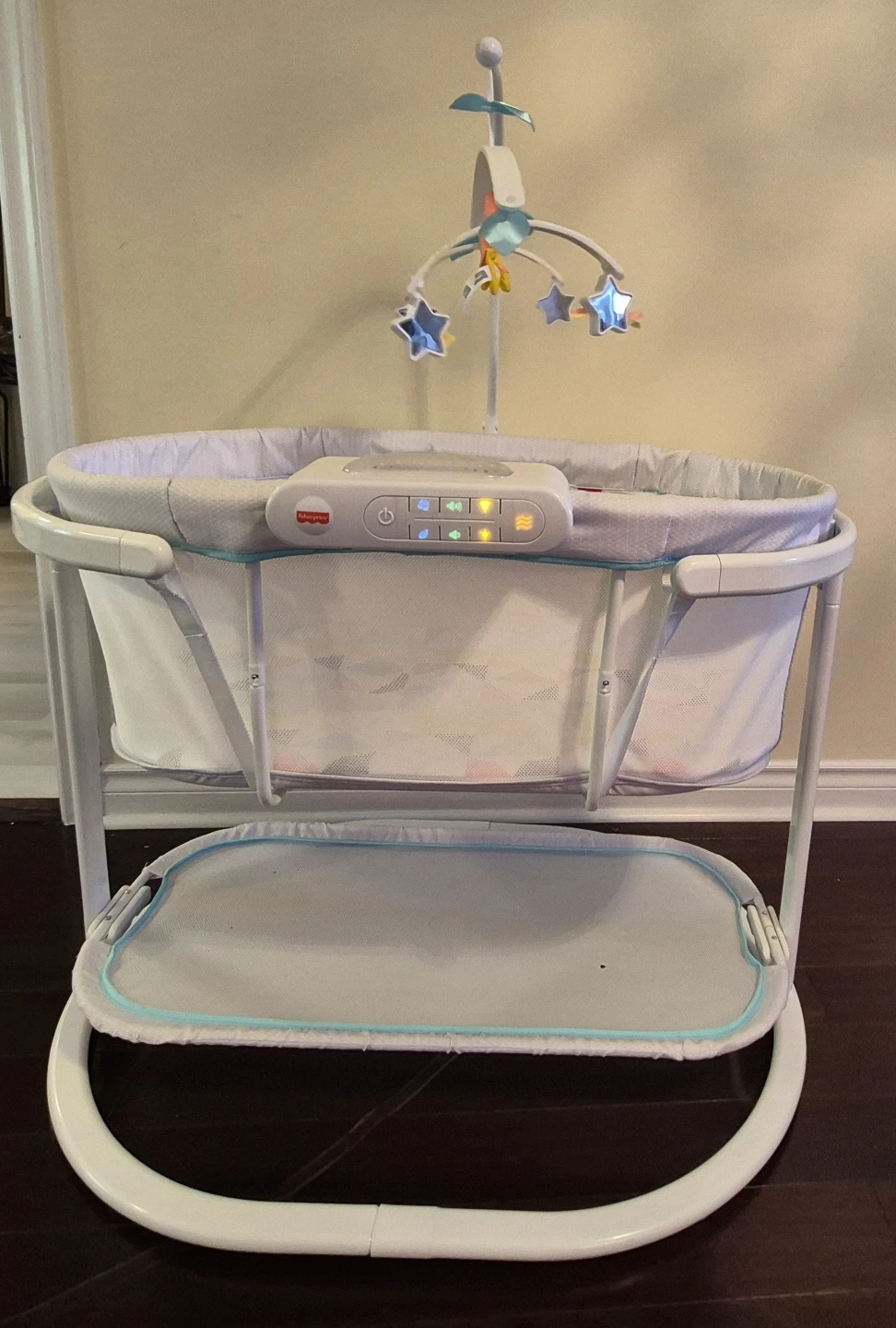 Fisher-Price Soothing Motions Bassinet - photo 2