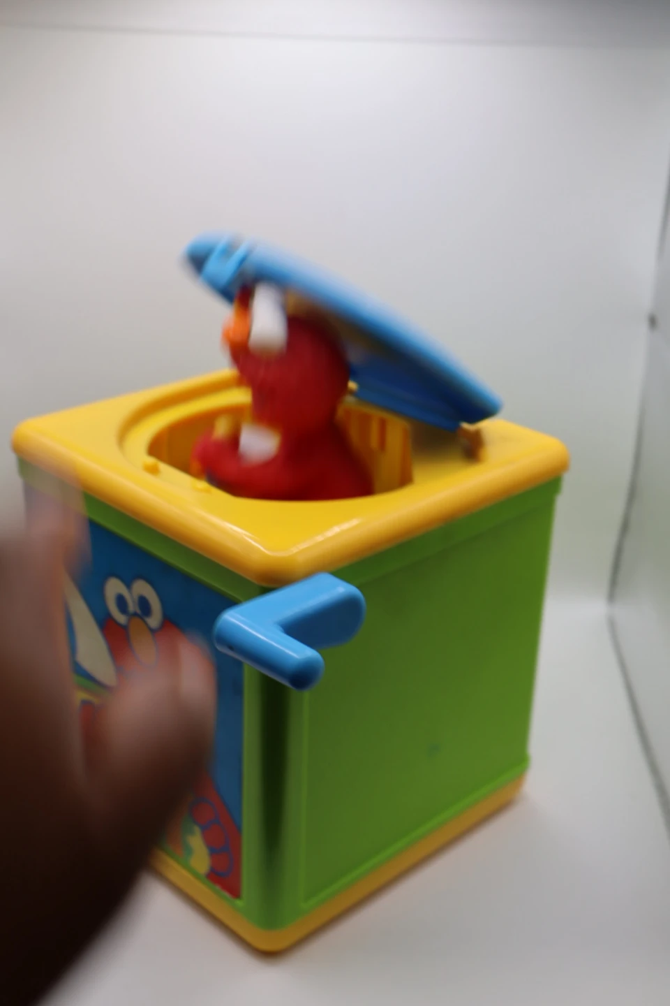 Sesame Street Elmo Jack-in-the-Box Toy - photo 2