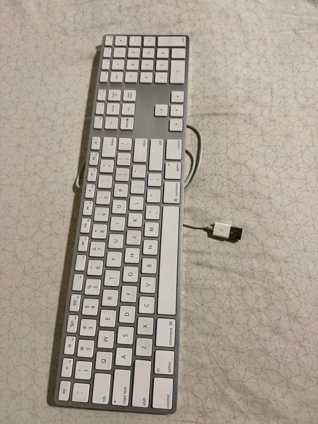 Apple Wired Keyboard with Numeric Keypad