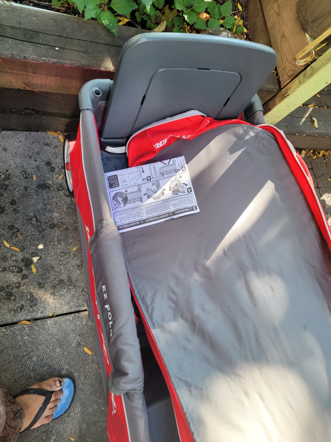 Radio Flyer EZ Fold Wagon - photo 5