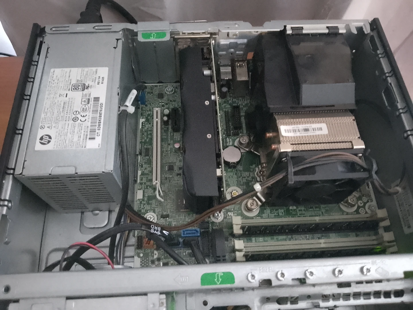 HP EliteDesk Small Form Factor esports gaming PC - photo 2