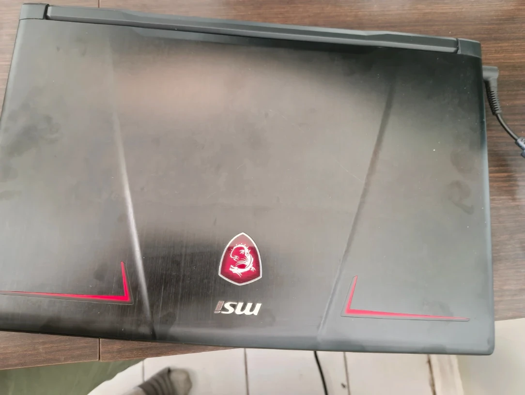 Gaming laptop msi i7-8750h grx1060