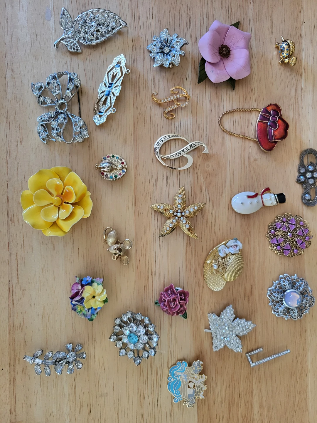 Assorted Vintage Brooches