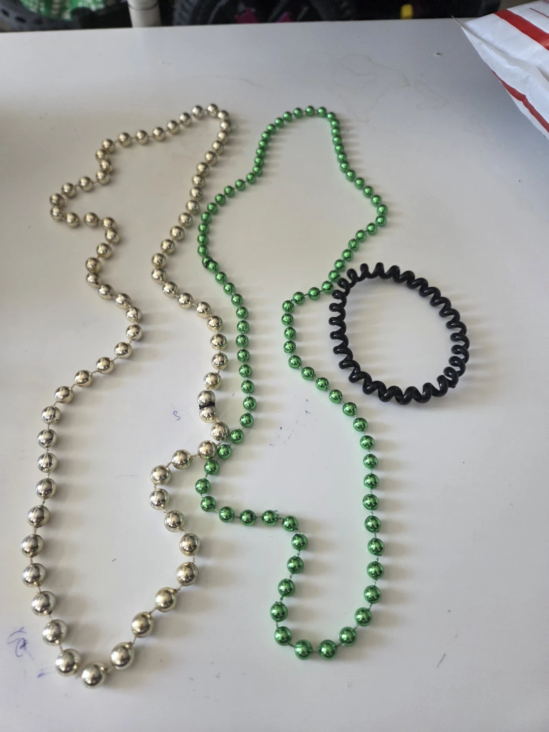 Two bead necklaces and one spiral hair tie - photo 4