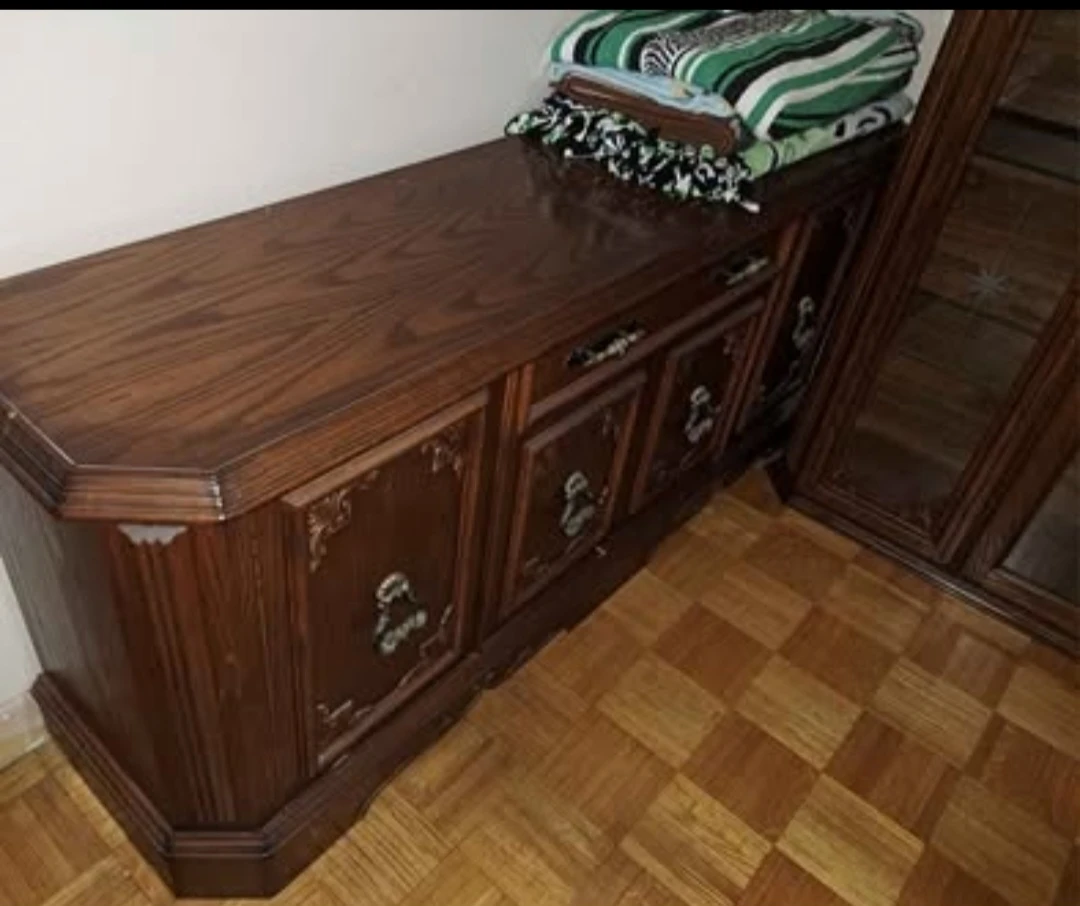 Solid Wood Hutch/Buffet - photo 2