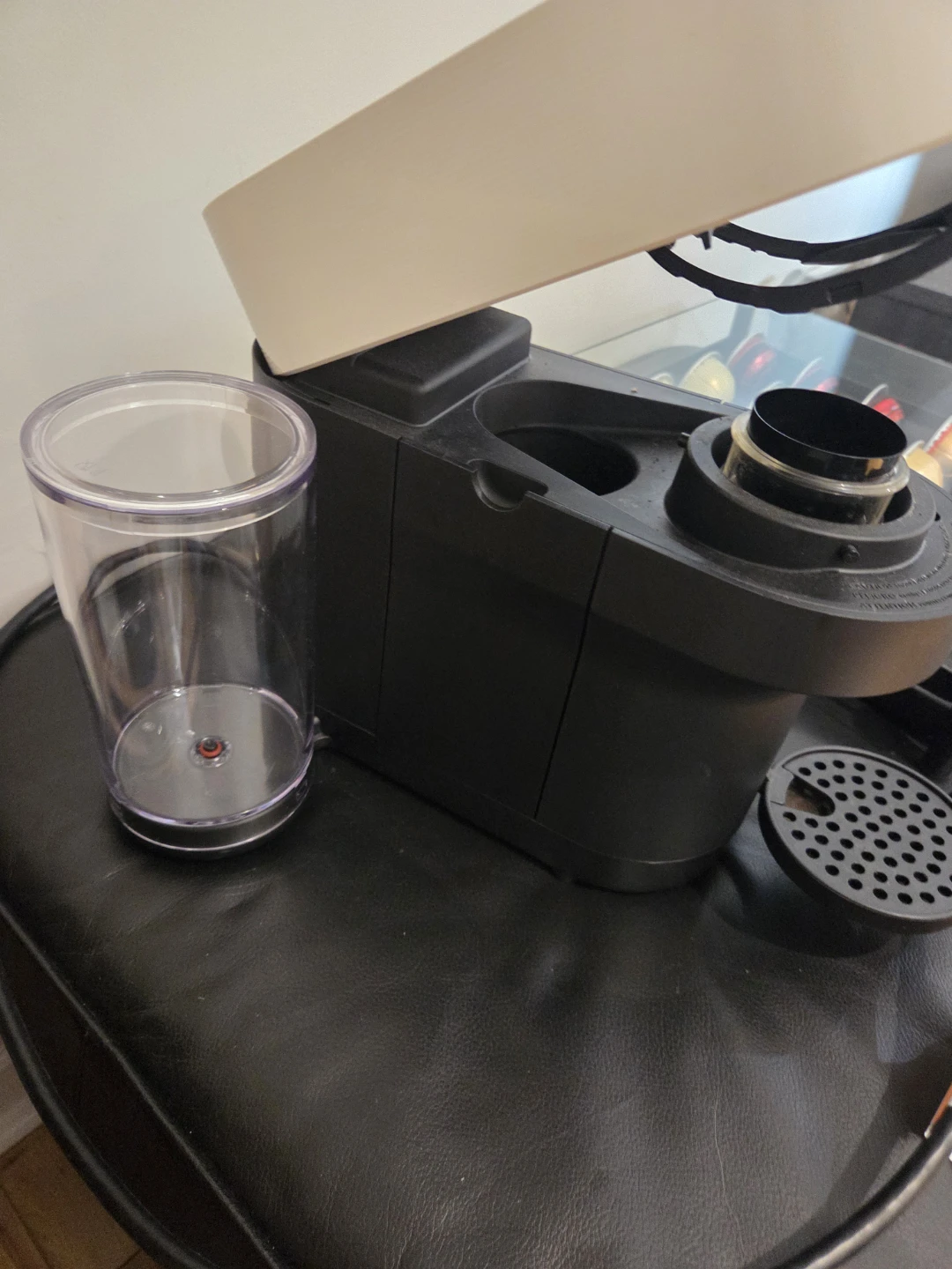 Nespresso Vertuo coffee machine with Capsule Holder - photo 4
