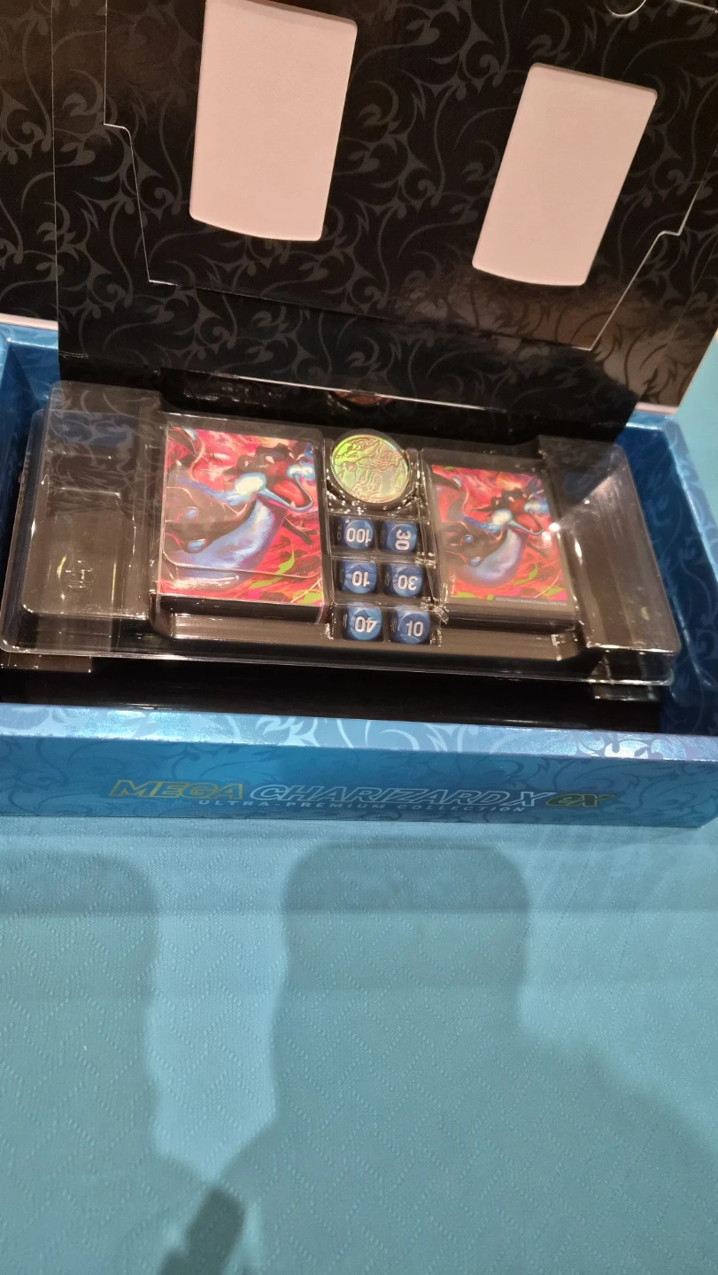 Empty box Mega Charizard X UPC - photo 2
