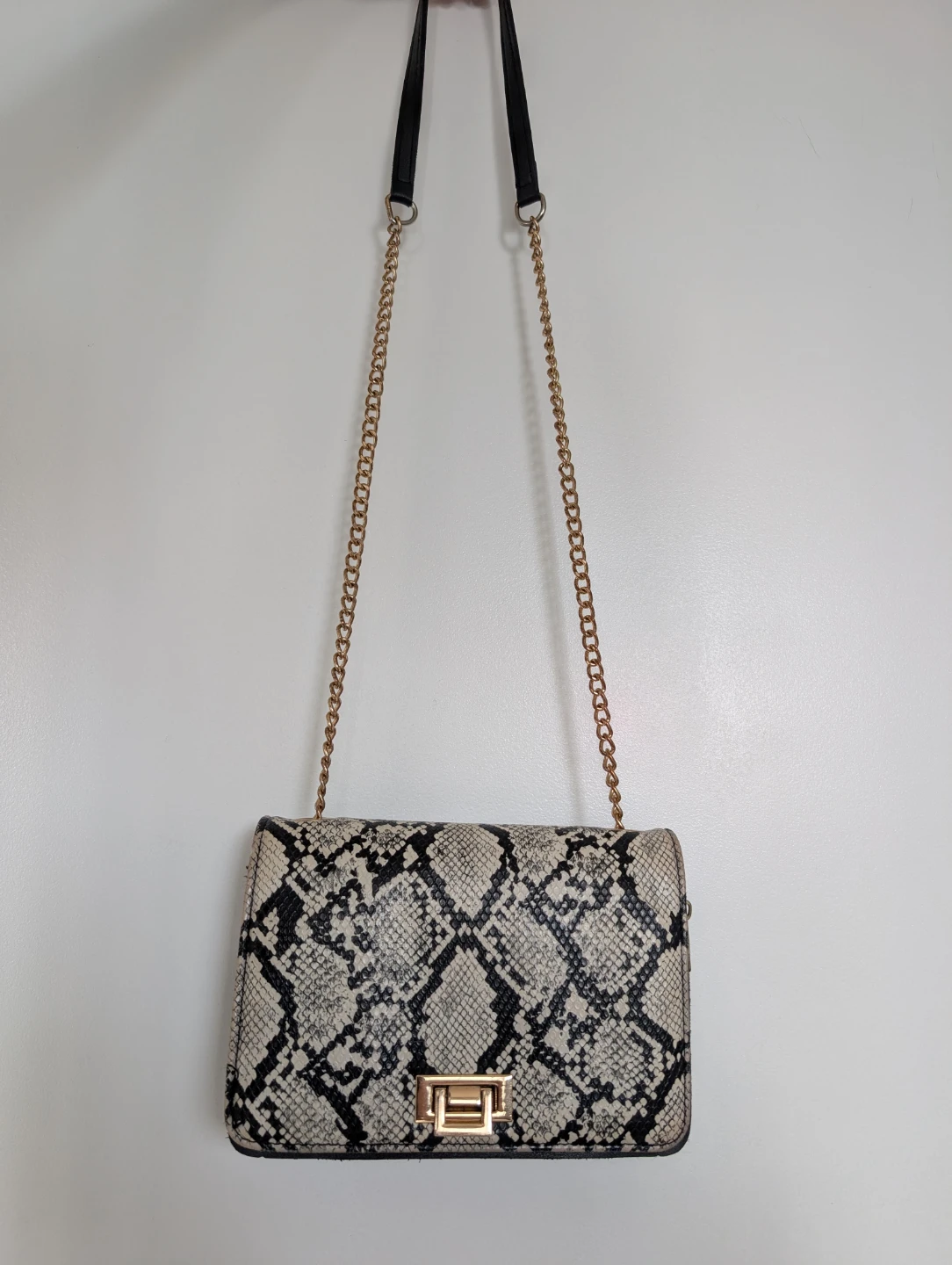 Shoulder purse