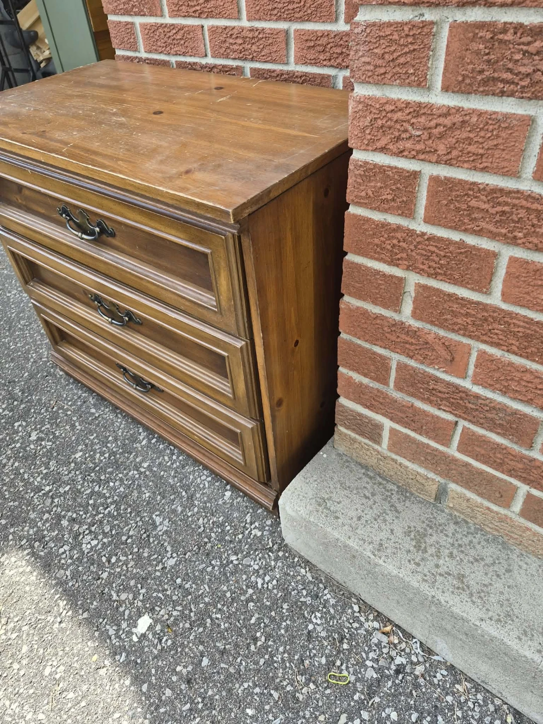 Solid Wood 3-Drawer Nightstand - photo 3