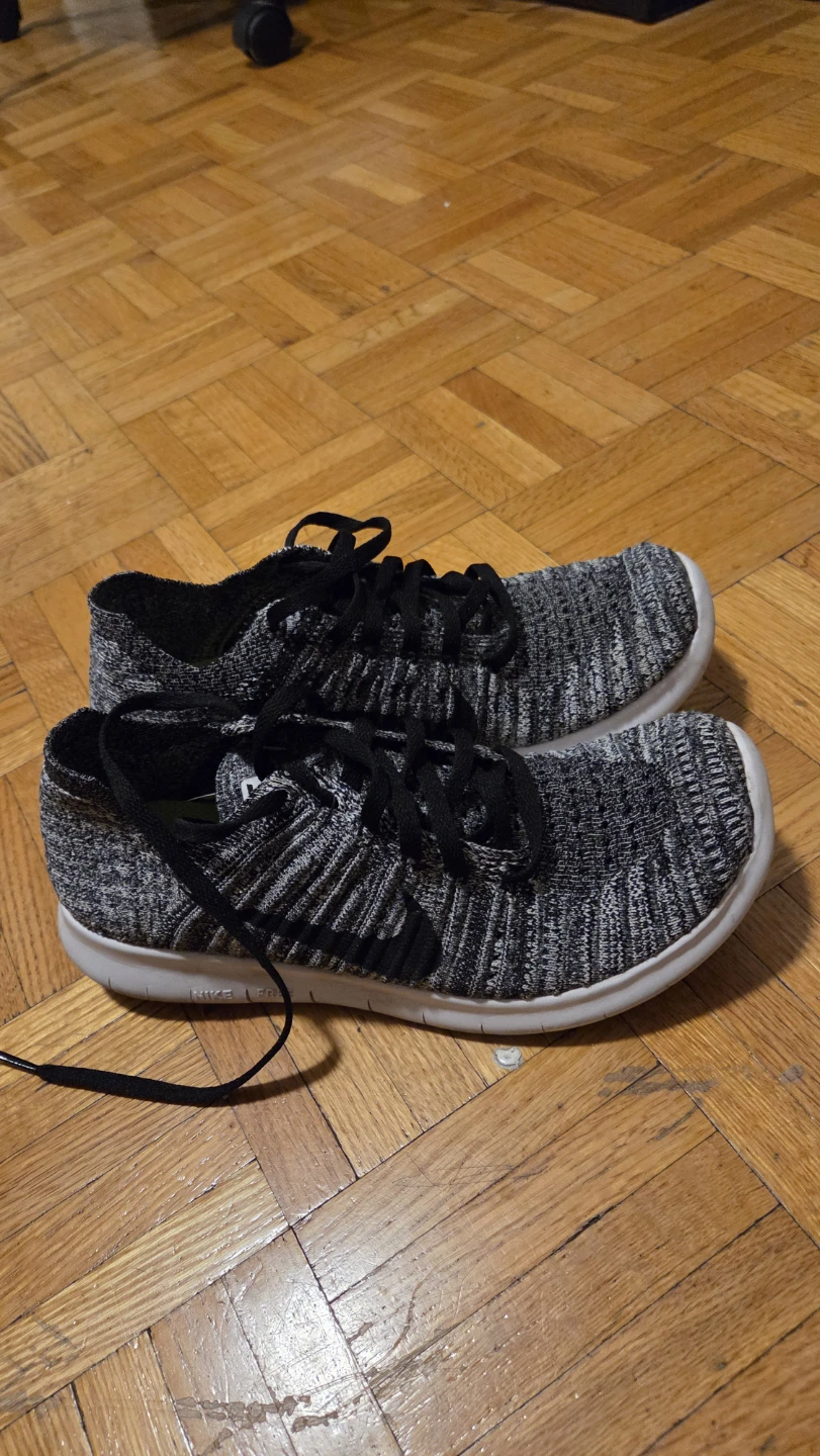 Nike Free Flyknit Running Shoes size 7 - photo 3
