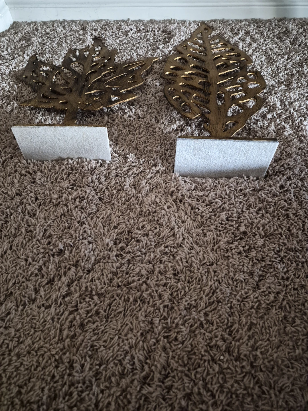 Distressed Sculptured Leaves.Quite heavy.Selling as set for $70 - photo 2