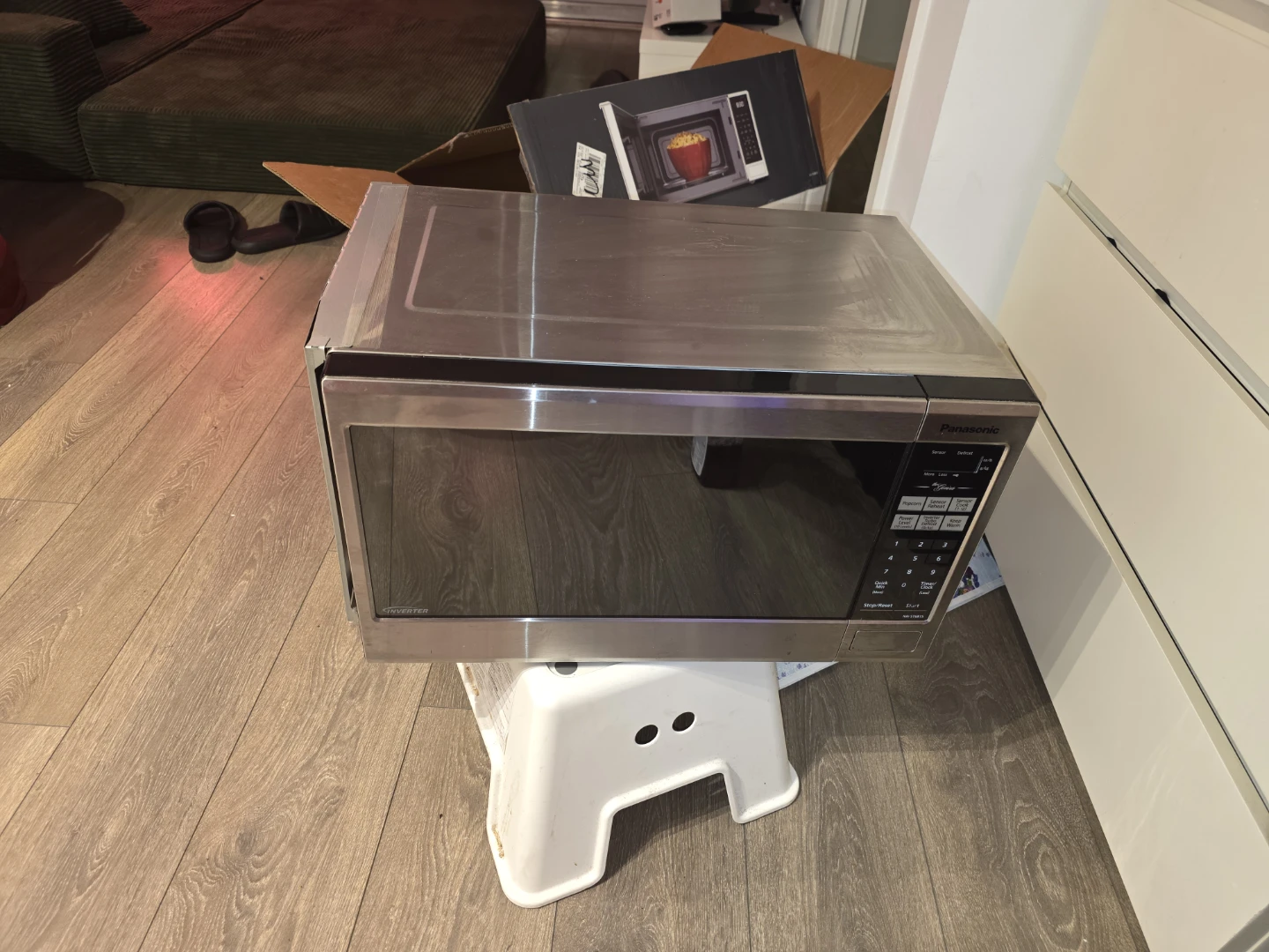Panasonic The Genius Inverter Microwave NN-ST681S - photo 2