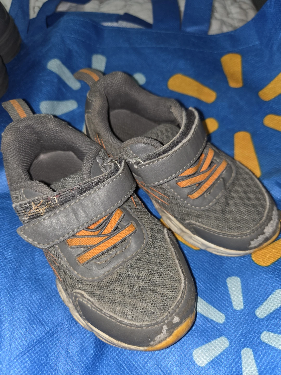 Toddler Boys Grey Sneakers Size 7C