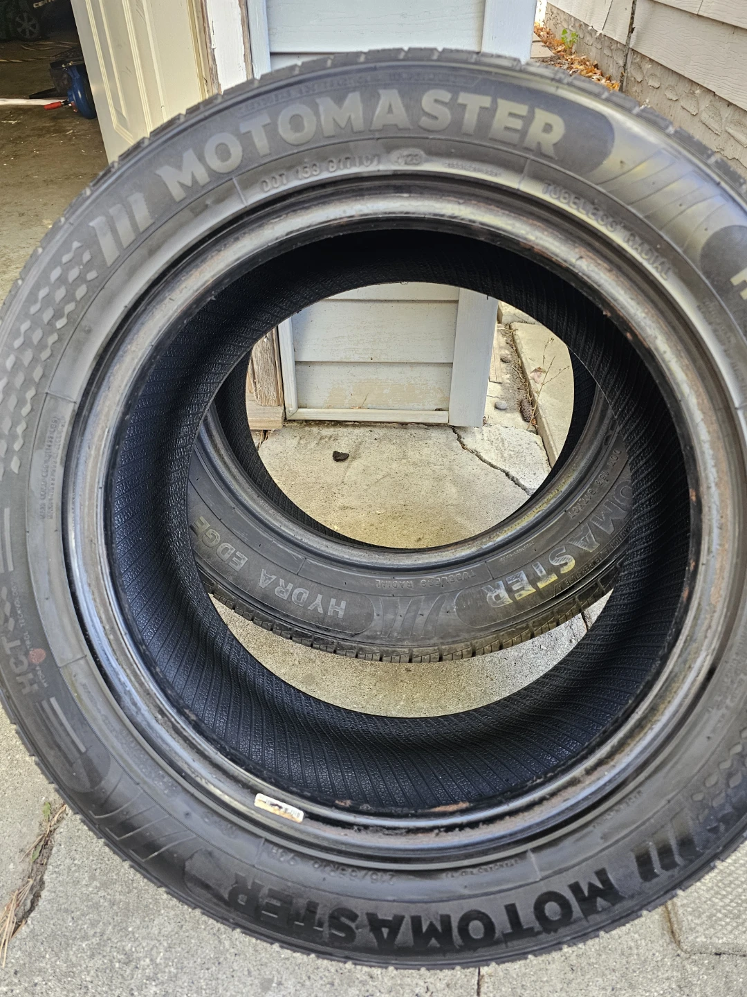 215/55R16 all - season Tire