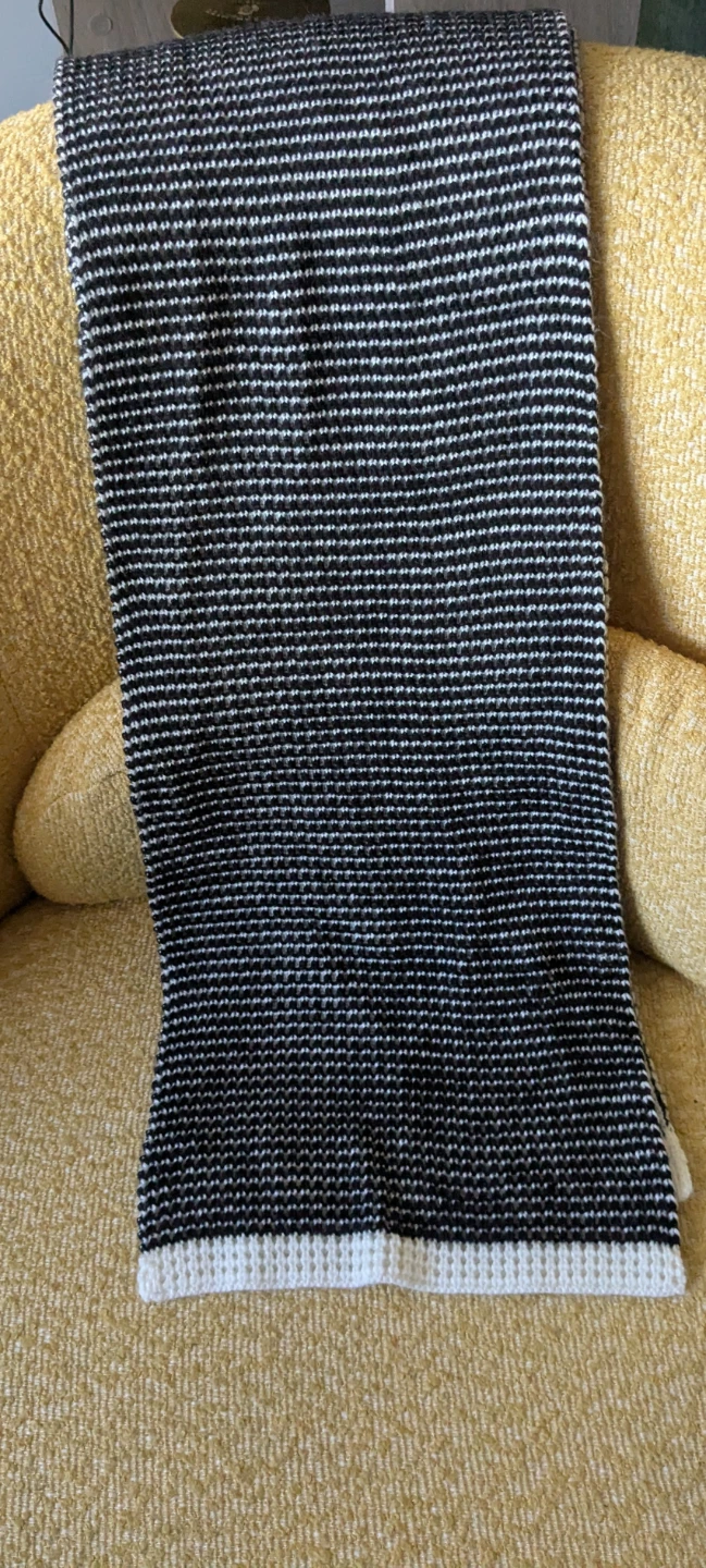 Cole Haan Black White Reversible Knit Scarf 70 x 10 - photo 2