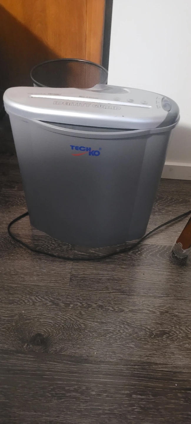 Paper Shredder- works great - photo 2