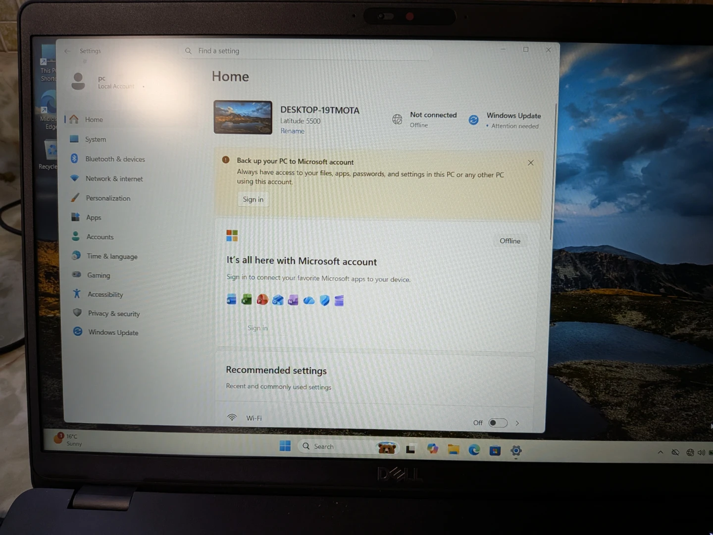 Dell Latitude 5500 Laptop - photo 4
