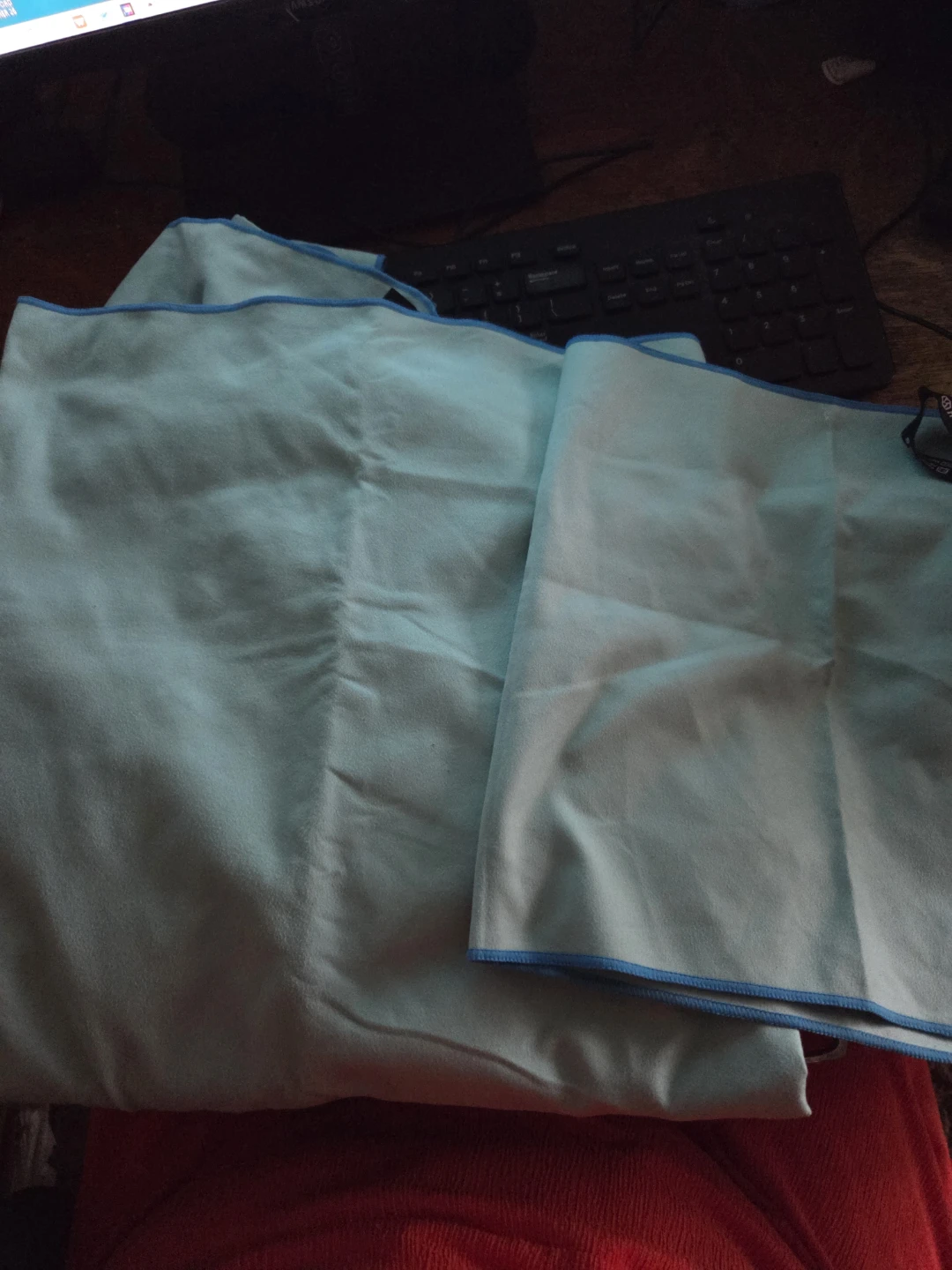 Microfiber bath towel and two face towels