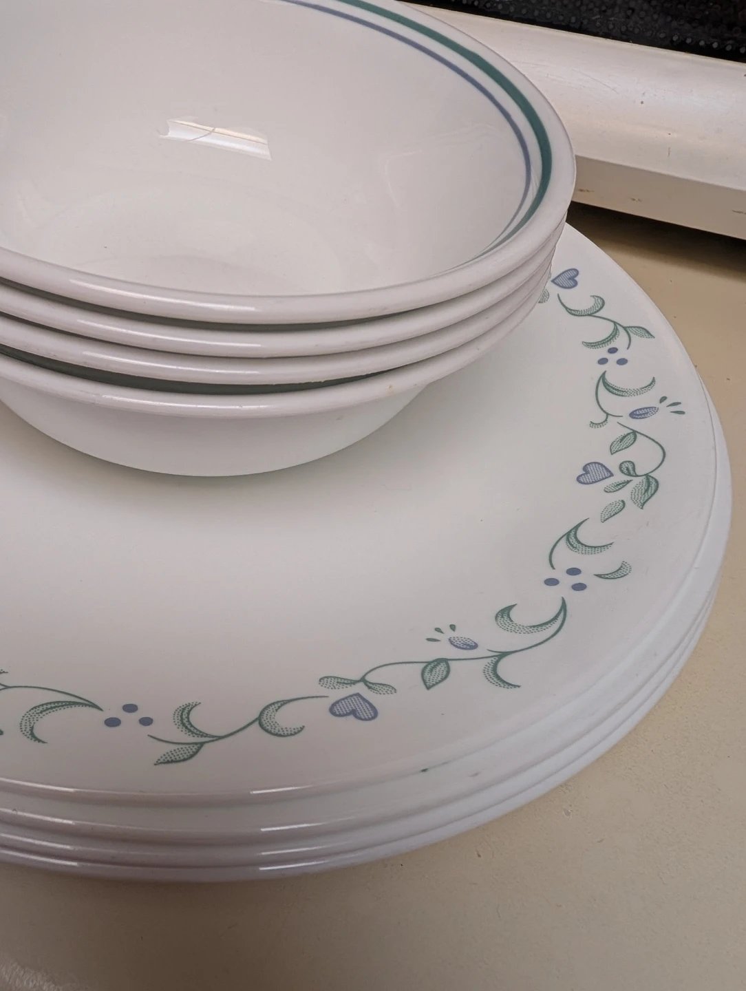 Corelle Country Cottage 12-Piece Dinnerware Set - photo 4