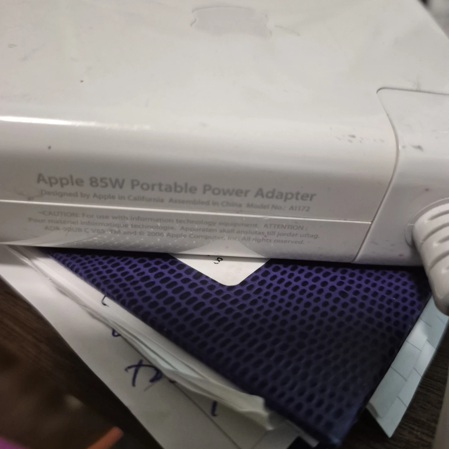 Apple 85W Portable Power Adapter Model A1172 - photo 4