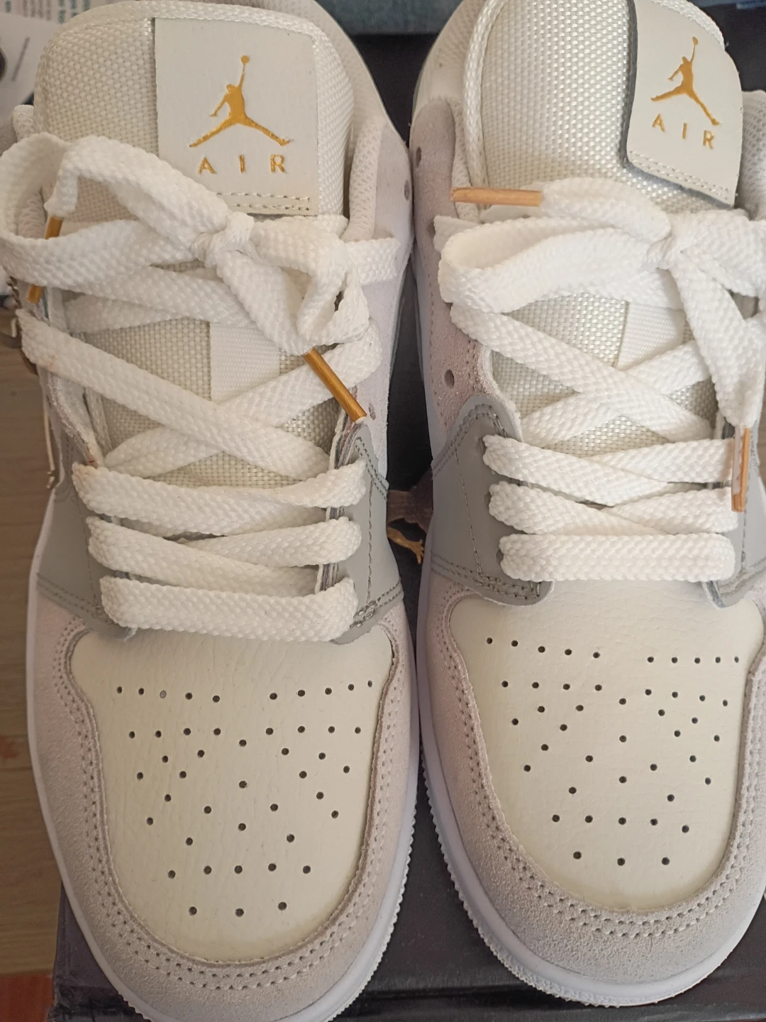 Air Jordan 1 Low SE Sneakers Mens 9