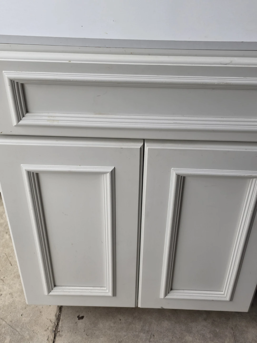 White Shaker-style Cabinet Set - photo 3