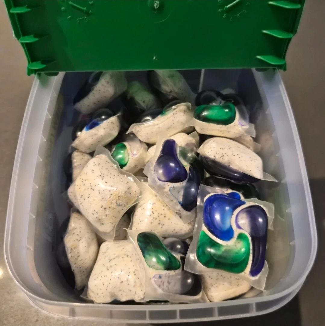 Cascade Platinum Plus Dishwasher Pods – 80 left (Opened Box) - photo 3