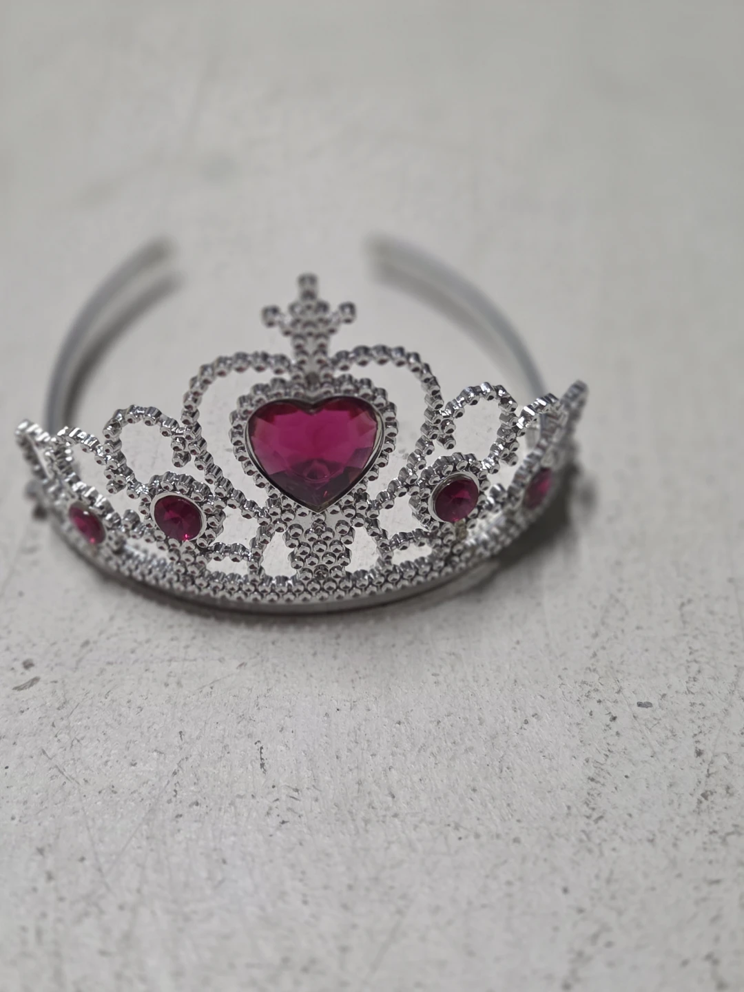 Heart-Shaped Gem Tiara - photo 2