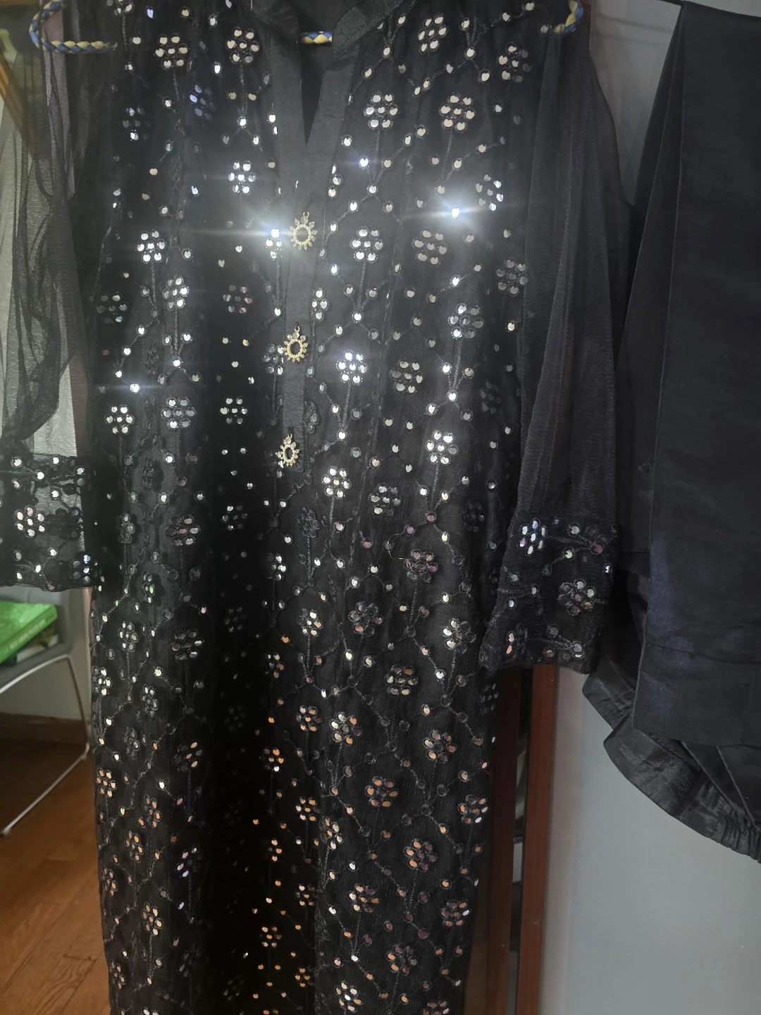 Beautiful Black Sequinned Kurta Set - photo 2
