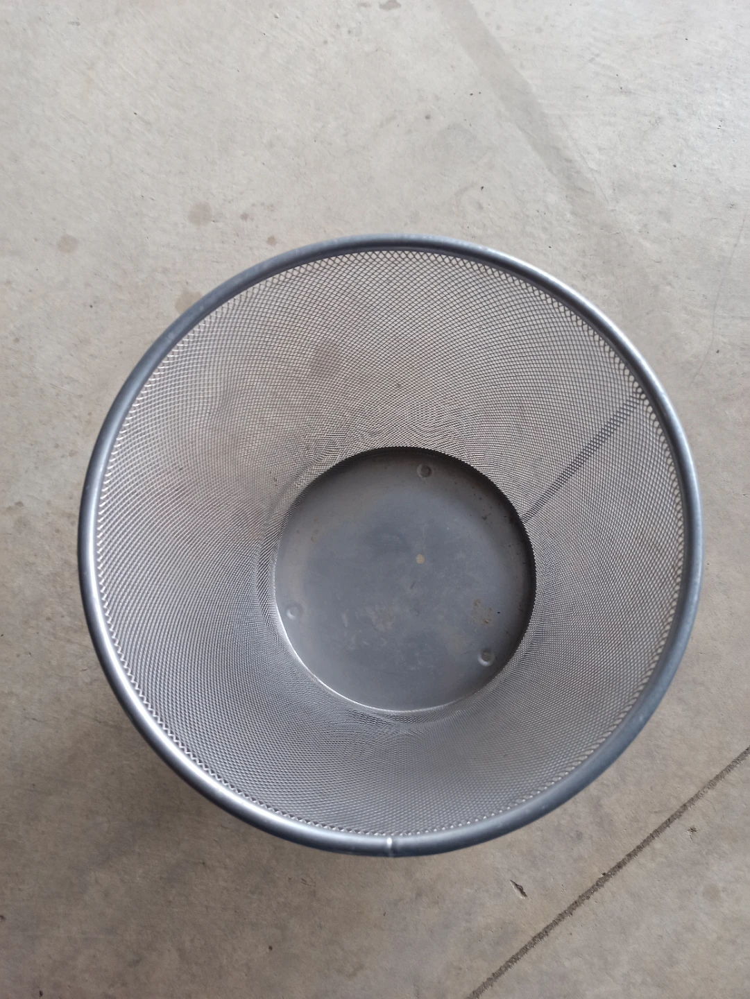 Silver Mesh Wastebasket
