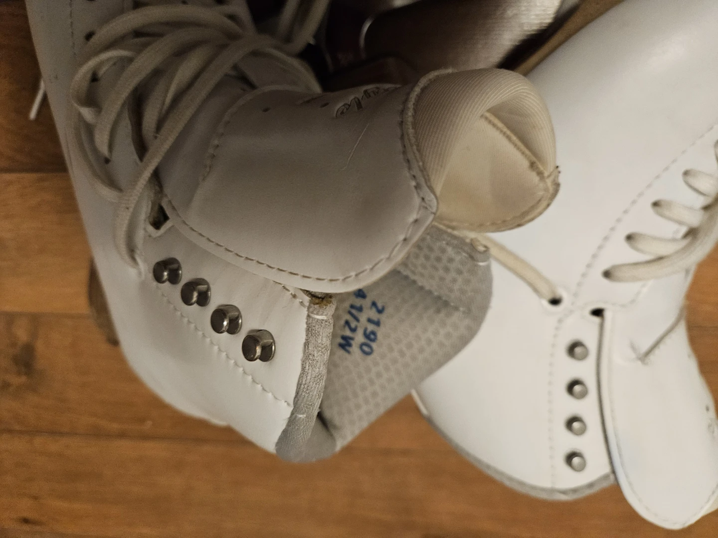 Jackson Ultima Freestyle figure skate size 4.5 W - photo 3