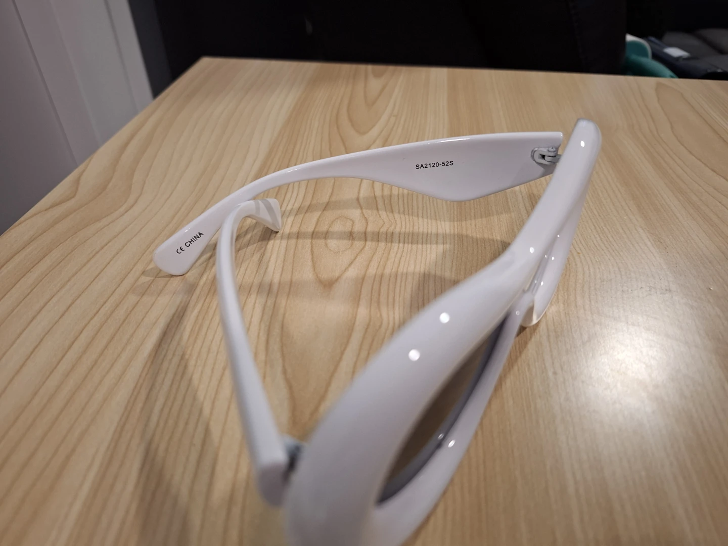 White bubble sunglasses - photo 2