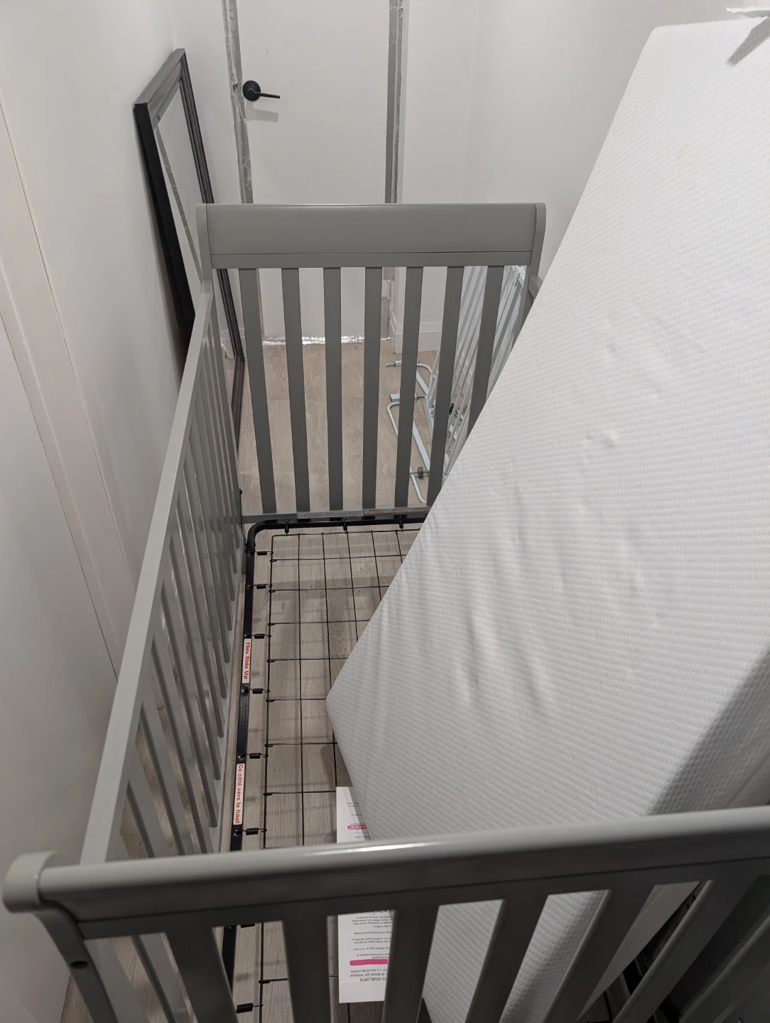 Like new crib and mattress - photo 4