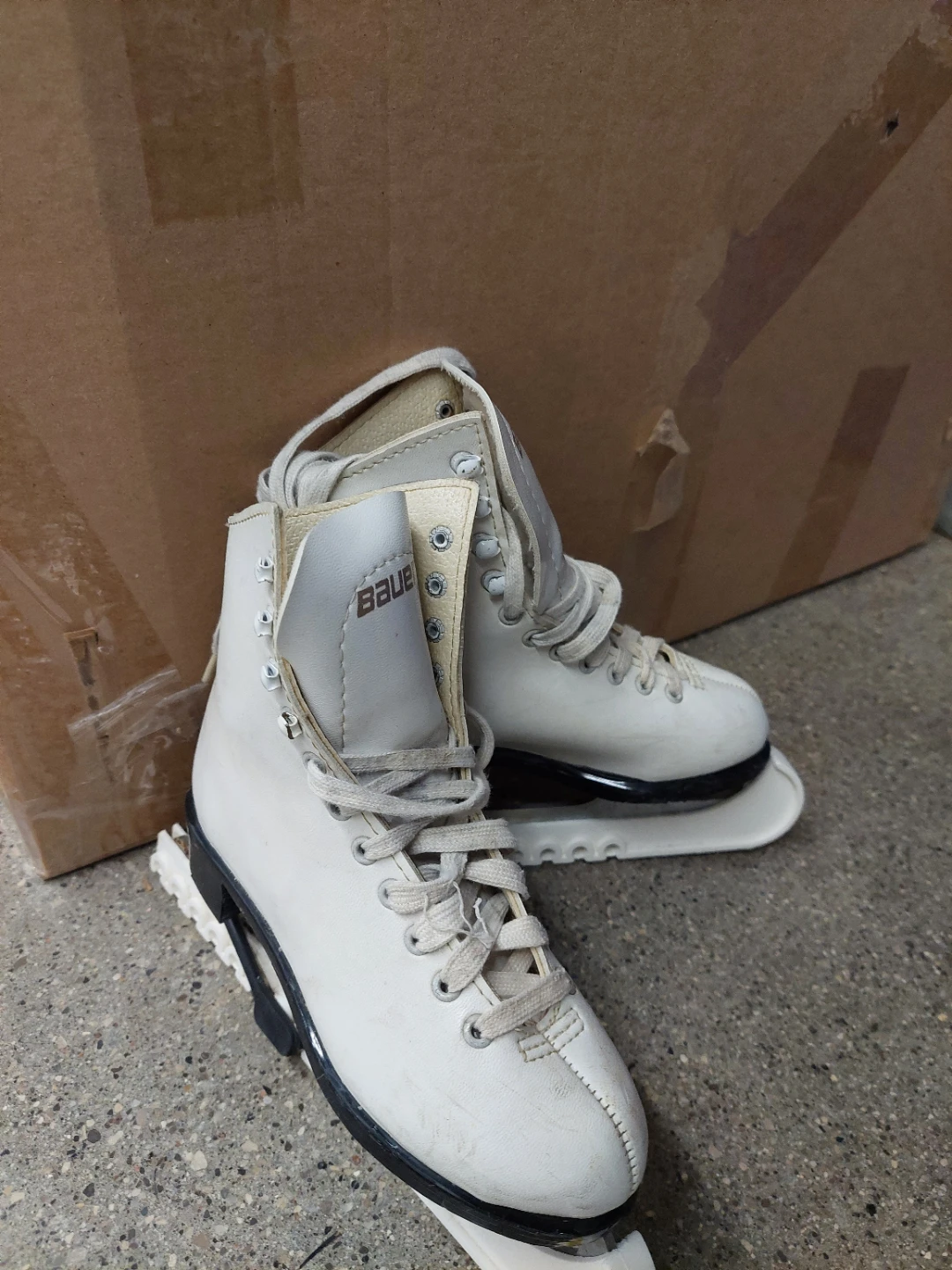 Bauer White Figure Skates - photo 2