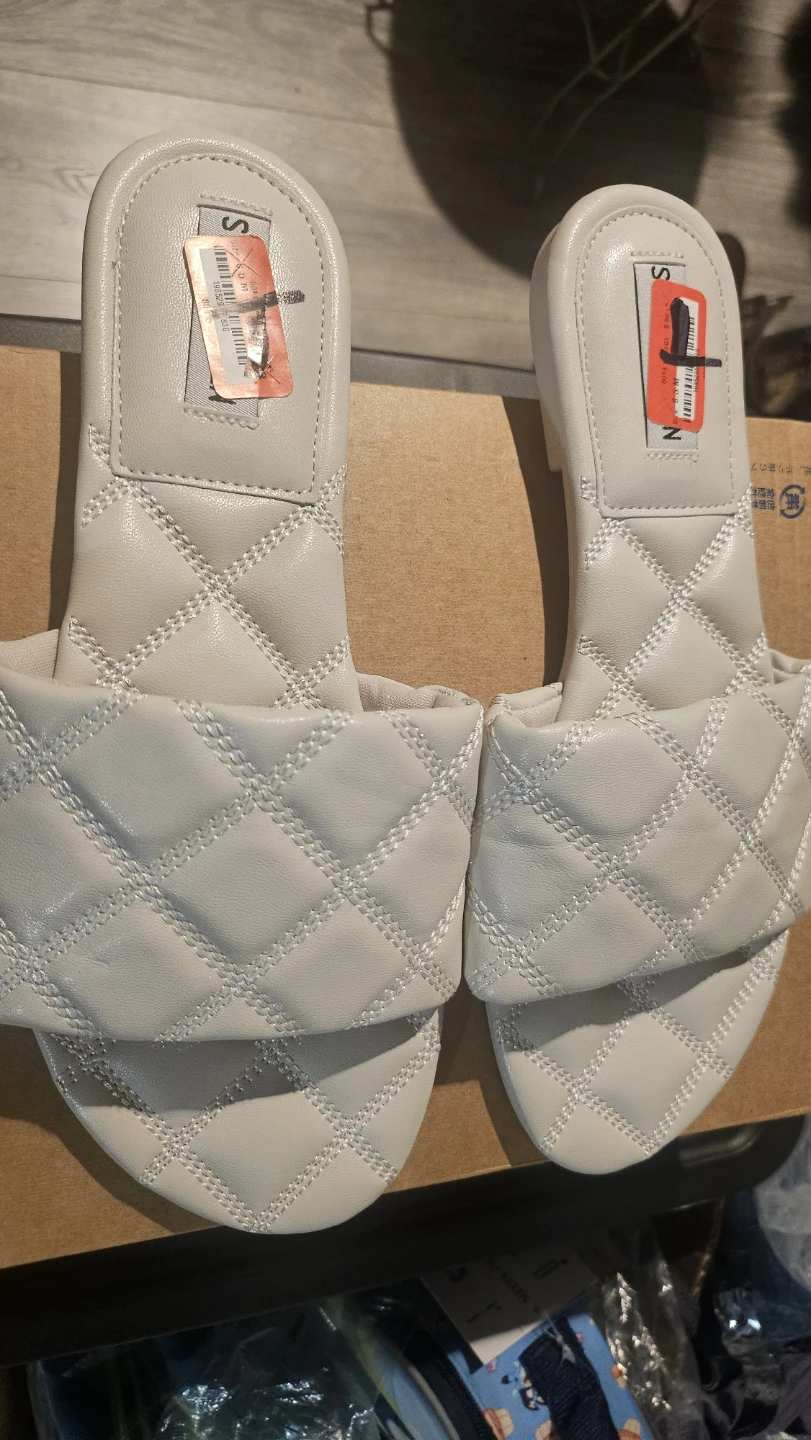 Steve Madden Perrie Quilted Slides White Size 8.5M