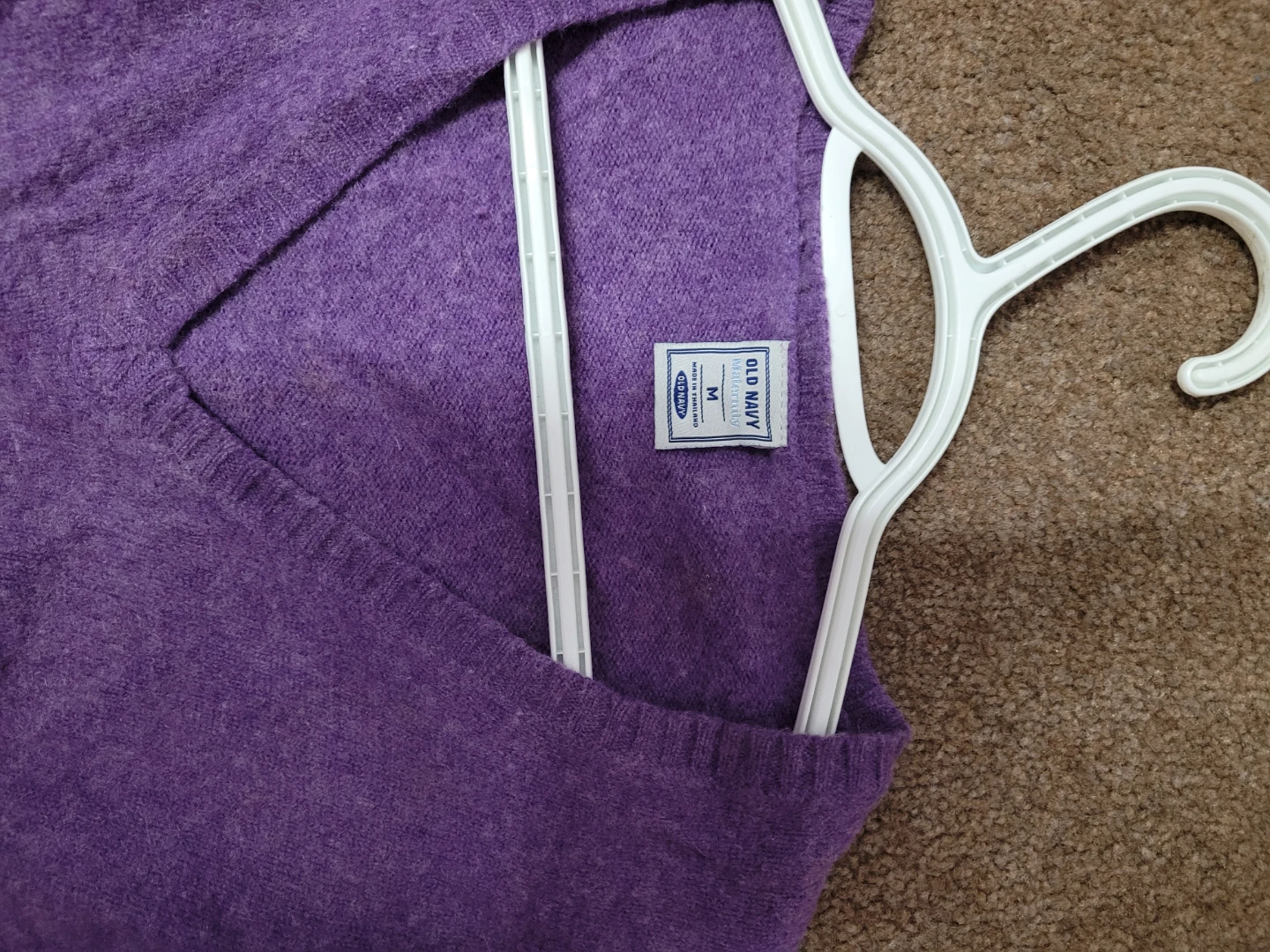 Old Navy Maternity V-Neck Sweater - photo 3
